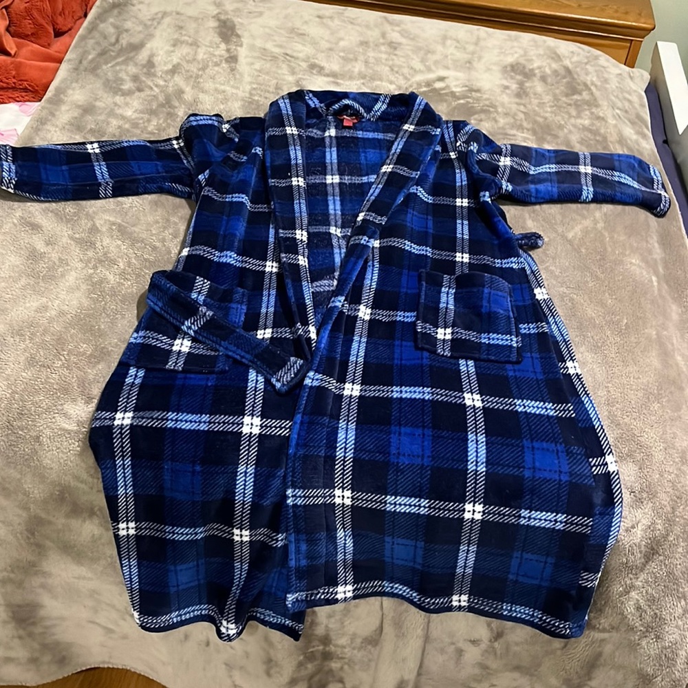 Arizona plush fleece boys 14/16 belted robe with pockets